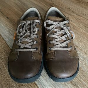 Keen Austin II boys leather shoe Size 5